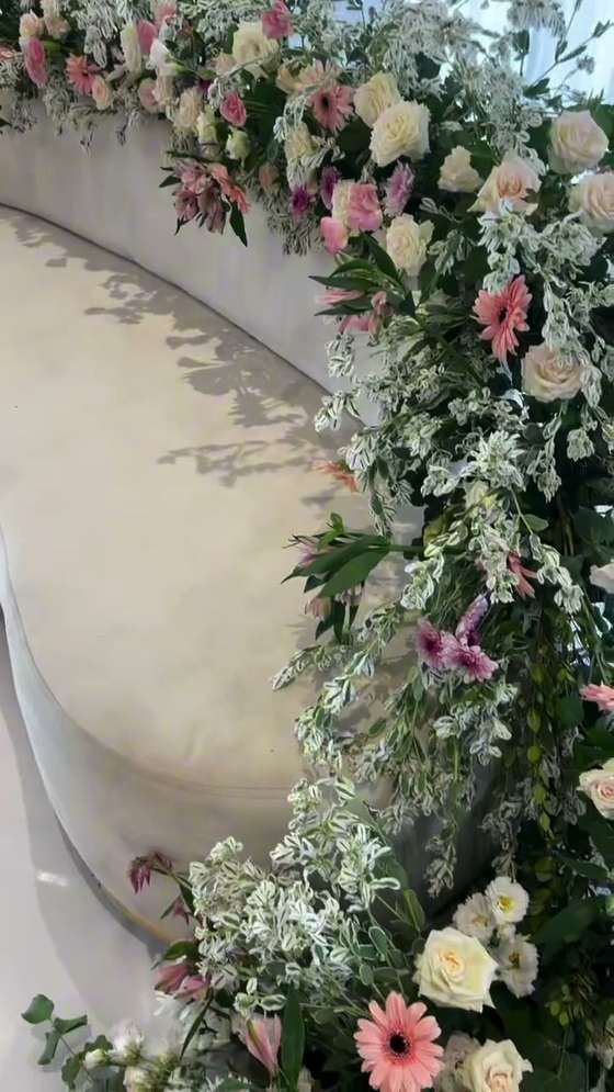 Arche florale rose et blanche